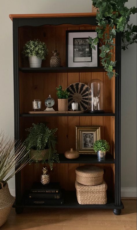 Black And Natural Wood Bookcase, Upcycled Furniture Bookcase, Dark Brown Bookshelf Decor, Book Shelves Makeover, Particle Board Bookshelf Makeover, Green And Wood Bookshelf, Book Shelf Redo, Two Toned Bookcase, Book Shelf Refurbished