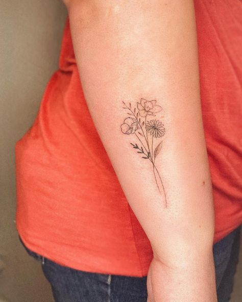 Fine Line Bunch Of Flowers Tattoo, Birth Flower Bouquet Tattoo Ankle, Fine Line Birth Flower Bouquet Tattoo, Family Birth Flower Bouquet Tattoo Placement, Bouquet Fine Line Tattoo, Three Flower Bouquet Tattoo, Fine Line Birth Flower Tattoo, Fine Line Flower Bouquet Tattoo, Exotic Flower Tattoos