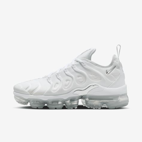 Nike Air Bubble Shoes, White Nike Vapormax Women, Nike Shoes With Air Bubble, Air Nike Shoes Women, Swag Shoes For Women, White Vapor Max Nike, Vapor Max Nike Women, Nike Shoes Vapormax Woman, White Workout Outfit