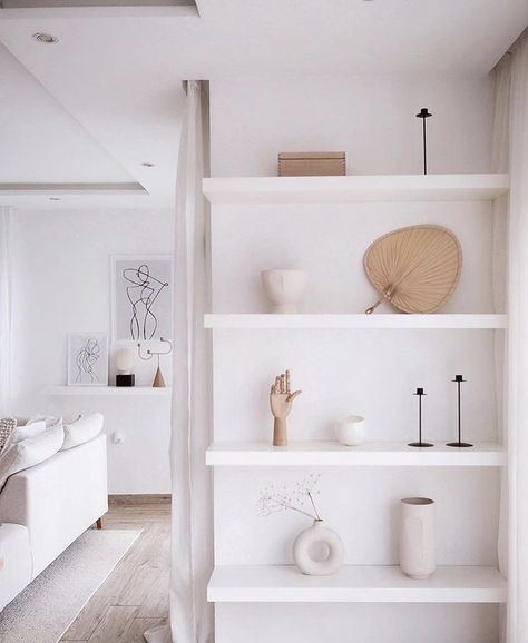 Neutral Living Room Shelves, Japandi Living Room Shelves, Bergshult Shelf Ideas, Beige Aesthetic Studio Apartment, Beige Shelf Aesthetic, Minamlist Shelves, Sofa Shelves, Cozy Teen Bedroom, Sofa Shelf