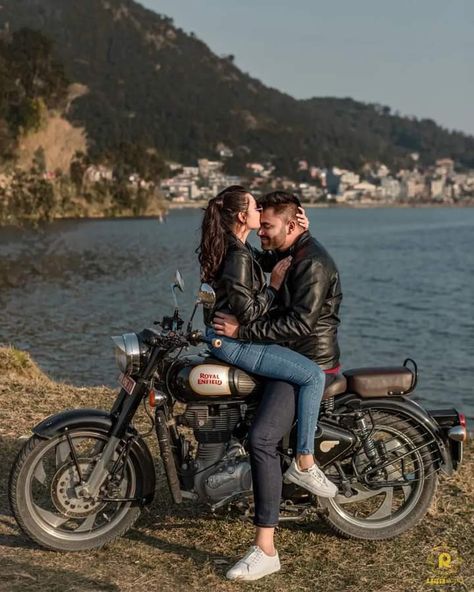 Motorcycle Photo Shoot, Pre Wedding Photoshoot Theme, Bike Couple, Biker Couple, Pre Wedding Photoshoot Outfit, Love Couple Wallpaper, Pre Wedding Shoot Ideas, Pre Wedding Photoshoot Outdoor, Bike Photoshoot