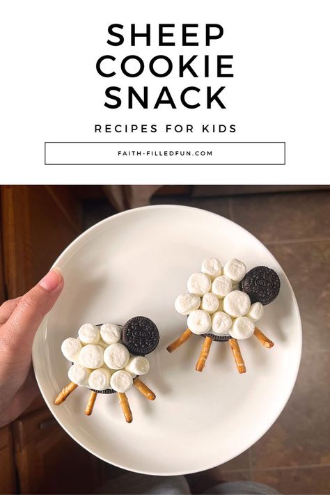 sheep cookie snack idea for kids Sheep Snack, Kids Snack Recipes, Snack Recipes For Kids, Kids Snack Food, Kids Faith, Easy Snacks For Kids, Farm Themed Birthday Party, Bible Doodling, Cookie Snack