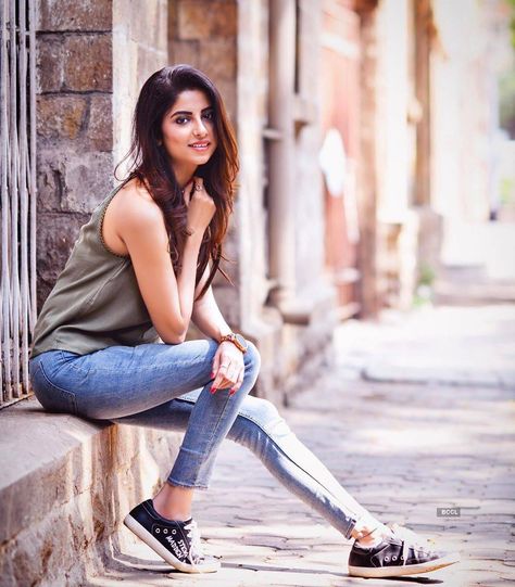 Model Ekta Maru is sweeping the internet with her stunning photos - Photogallery Ekta Maru, Grateful For Life, Shivangi Joshi Instagram, Becoming An Actress, Bollywood Photos, Creative Portrait Photography, Indian Models, Be Grateful, Beauty Pageant