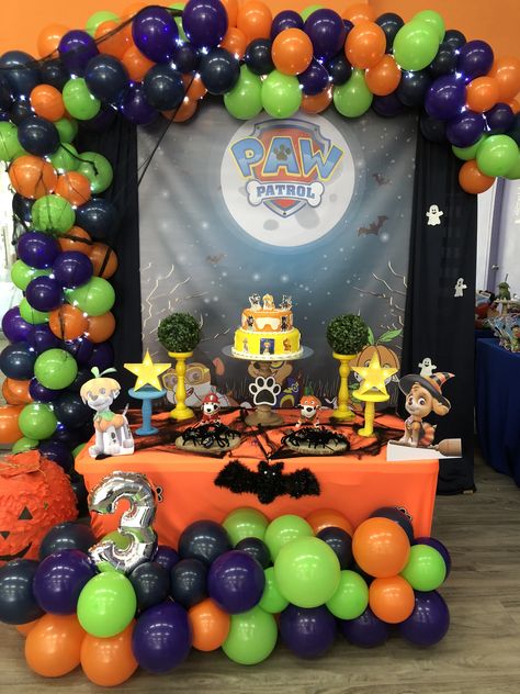 Paw Patrol Halloween, Halloween First Birthday, Halloween Balloons, Paw Patrol Birthday Party, Paw Patrol Party, Fall Halloween Crafts, Paw Patrol Birthday, Birthday Halloween Party, Third Birthday