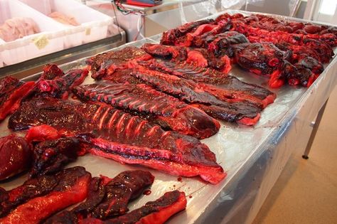 Seal meat at wild food market, Nuuk, Greenland Inuit Food, Touchstarved Game, Alaskan Food, Nuuk Greenland, Camping Pictures, Greenland Travel, Inuit People, Native Foods, Cold Heart