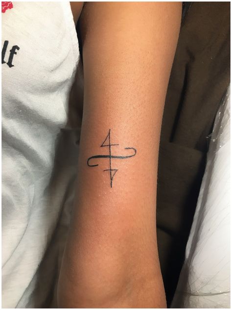 Tattoo Symbols ( Harmony ) done by @melanin_desiretattoos Harmony Symbol Tattoo, Harmony Tattoo Ideas, Harmony Tattoo Symbols, Soulmate Tattoo Symbol, Melanin Tattoo, Tattoo Rug, Soulmate Art, Harmony Tattoo, Harmony Symbol