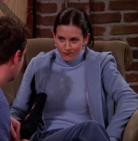 #friends Monica Geller Style, Courtney Cox, Monica Geller, Blue Jumper, Lily James, Friend Outfits, Fashion Tv, Best Tv Shows, Jennifer Aniston