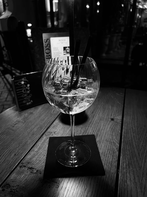 #fridaynight #cocktails #martinis #friday #night #nightlife #nightout #aesthetic #blackandwhite #glassware #ice Friday Night Aesthetic, Friday Aesthetic, Nightout Aesthetic, Night Aesthetic, Live Laugh Love, Friday Night, Martini, Night Life, Night Out