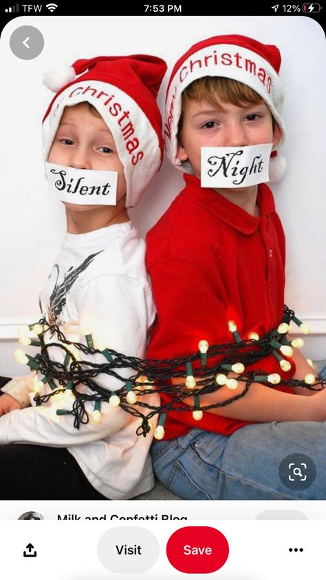 Funny Photoshoot, Funny Christmas Photo Cards, Funny Christmas Photos, Photoshoot Christmas, Christmas Humor Ecards, Funny Christmas Pictures, Kind Photo, Xmas Pictures, Xmas Photos