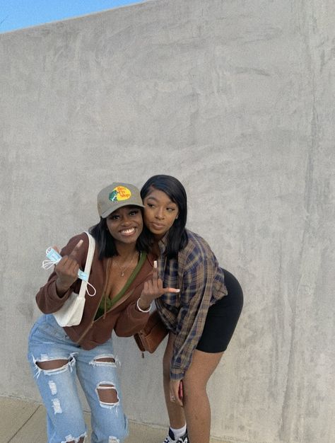 Bass Pro Hat Outfit, Hat Outfits Black Women, Bass Pro Shop Hat Outfit, Bestie Flicks, Bass Pro Shop Hat, Outfits Black Women, Hat Outfits, Bass Pro Shop, Hat Outfit