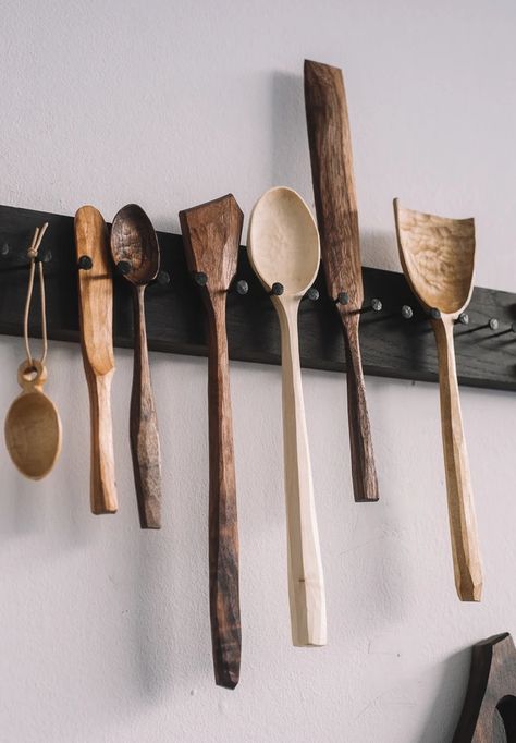 Grain & Knot – Fred Rigby Studio Wooden Spoon Display, Wooden Spoon Design, Wooden Spoon Decor, Woodcarving Ideas, Wooden Spoon Carving, Wood Kitchen Utensils, Whittling Projects, Wood Spoon Carving, Earthship Home