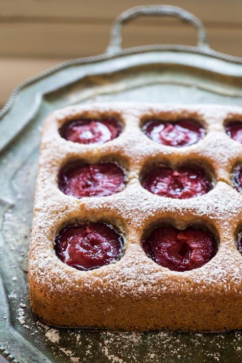 Vegan Plum Recipes, Plum Recipes Vegan, Vegan Traybake, German Plum Cake, Plum Cake Recipe, Vegan Bakes, Vegetarian Snack, Eggless Cakes, Lazy Cat Kitchen