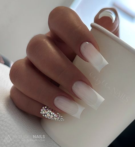 𝘏𝘪𝘳𝘥𝘦𝘵𝘦𝘴 • @20luckynails Victoria Vynn • előkészítők • mega base clear & milky white • milky white master gel • 261 gel polish Makear hard glass top -5% 𝐚𝐳 ORSYLLA5 𝐤𝐮𝐩𝐨𝐧𝐤𝐨𝐝𝐝𝐚𝐥! 𝘙𝘦𝘨𝘪𝘴𝘻𝘵𝘳𝘢𝘭𝘫 𝘢 𝘣𝘪𝘰𝘣𝘢𝘯 𝘭𝘦𝘷𝘰 𝘭𝘪𝘯𝘬𝘦𝘯 𝘬𝘦𝘳𝘦𝘴𝘻𝘵𝘶𝘭 𝘢𝘭𝘭𝘢𝘯𝘥𝘰 5% 𝘬𝘦𝘥𝘷𝘦𝘻𝘮𝘦𝘯𝘺𝘦𝘳𝘵 👇🏻 https://20luckynails.hu/?p_id=33217 Milky Base Nails, Nails White Milky, Base Nails, Mega Base, Milky Nails, Hard Nails, White Nail Designs, Beauty Inspo, Milky White