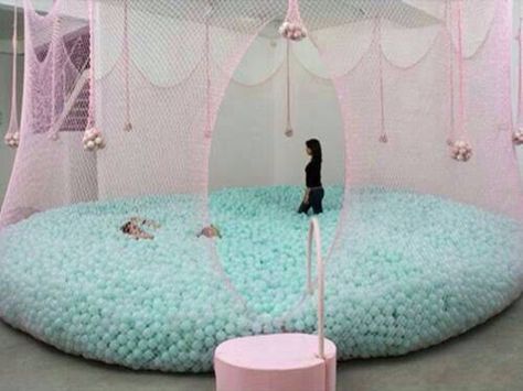 So cool!!!!!! It's elegant and looks relaxing while being totally fun!!!!! Experiential Design, Photo Area, Playground Ideas, Style Bubble, Sensory Room, Working Space, Ball Pit, Indoor Playground, Girl Bedroom Decor