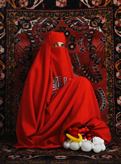 Balloon Shoes, Interesting Pictures, Moroccan Fashion, Parallel Universe, Nike Trainers, Hip Hop Culture, Niqab, Art References, Photography Inspo