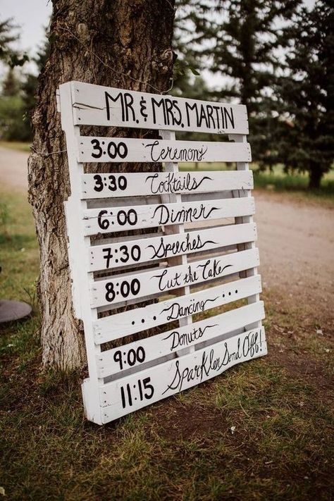 Outdoor January Wedding, Country Small Wedding Ideas, Simple Country Wedding Ideas Outdoor Ceremony, Smaller Wedding Ideas, Union Ceremony Ideas, Western Wedding Ceremony Decor, Outdoor Wedding Ideas Ceremony, Backyard Wedding Aisle, Yard Wedding Ceremony