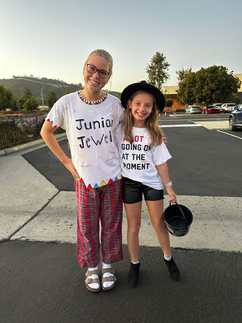 #taylorswift #halloween Taylor Swift And Kanye West Costume, Eras Tour Halloween Costume, Taylor Swift Outfits Halloween, Taylor Swift Costume Kids, Taylor Swift Duo Costume, Taylor Halloween Costume, Taylor Swift Costume Ideas, Taylor Swift Halloween, Taylor Swift Halloween Costume