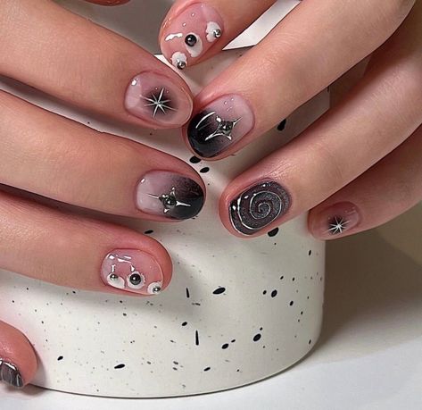 Halloween Gel Nails Ideas Short Simple, Short Grunge Nails, Whimsigoth Nails, Rock Nails, Mens Nails, Hippie Nails, Grunge Nails, Minimal Nails, Blush Nails