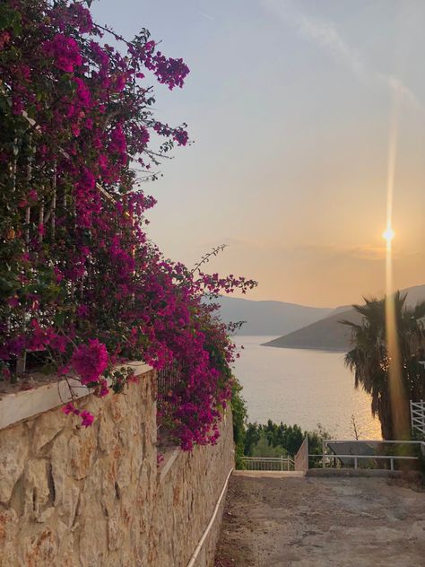 #sunset #sunsetphotography #view #vacation #summer #summervibes #usa #newyorkcity Turkey Vibes, Kalkan Turkey, Euro Summer, Summer 24, Holiday Vacation, Fake Story, Beach Vibe, Life Purpose, Antalya