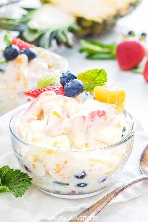 Fruit Cheesecake Salad, Dessert Fluff, Tropical Cheesecake, Cheesecake Salad Recipe, Fruit Salad Dressing, Dessert Salad Recipes, Cheesecake Fruit, Cheesecake Fruit Salad, Cheesecake Salad