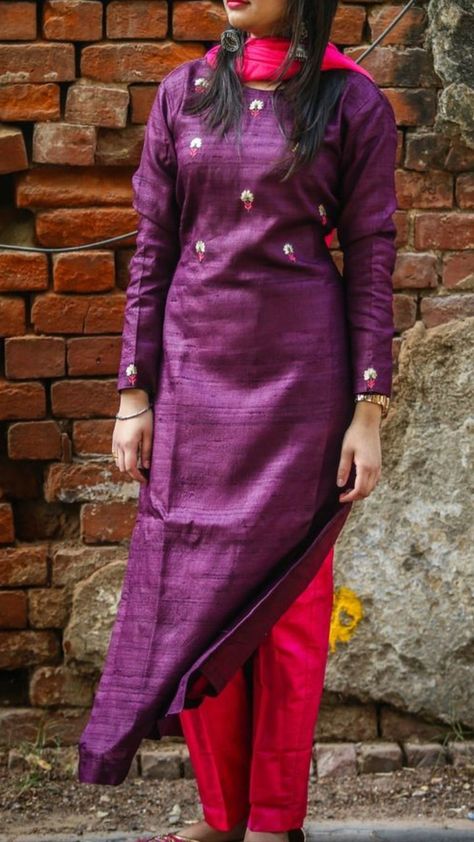 Beautiful Raw Silk Kurti with hand buttis. Kosa Silk Kurti Designs, Rawsilk Kurtas Women, Raw Silk Dress Indian, Silk Dress Patterns Indian Kurti, Dress Patterns Indian Kurti Design, Plain Raw Silk Kurti Designs, Raw Silk Kurti Designs, Raw Silk Kurta Designs Women, Raw Silk Suits