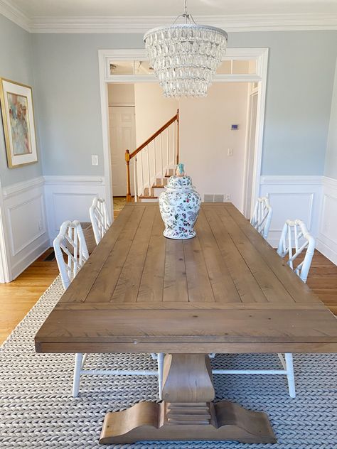 Dining Room With White Chairs, Sky Blue Dining Room, Beige Dinner Room, French Blue Dining Room, Dining Room Blue Walls, Light Blue Dining Room Walls, French Cottage Dining Room, Light Blue Dining Room, Dining Room Paint Ideas