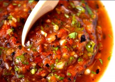 salsa serrana Salsa Chili, Mexican Salsa Recipes, Fish Taco Sauce, Chili Sauce Recipe, Mexican Sauce, Taco Dinner, Mexican Salsa, Hot Sauce Recipes, Nom Nom Paleo