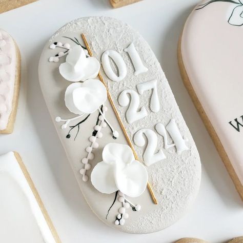 Willow on Instagram: "I've been looking forward to bringing this bridal party proposal set to life for months! It was my first, but I hope it won't be my last. . . . #bridalpartycookies #bridalpartyproposal #bridalpartyproposalcookies #willyoubemybridesmaid #weddingcookies #weddingfavours #savethedatecookies #customcookies #niagarabaker #niagaracookies" Wedding Cookies Decorated Simple, Wedding Cookies Ideas, Bridal Shower Cookies Decorated, Wedding Cookies Decorated, Wedding Shower Cookies, Cookie Decorating Icing, Anniversary Cookies, Bridal Cookies, Date Cookies