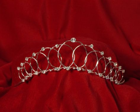 Rings of Elegance Tiara - Etsy Australia Diy Tiara, Wire Crown, Handmade Tiaras, Rhinestone Tiara, Princess Tiara, Silver Crown, Tiaras And Crowns, Fantasy Fashion, Celtic Knot