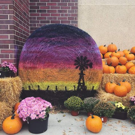 Hay Bale Art Round, Hay Bale Fall Decor, Hay Bale Fall, Hay Bale Art, Pumpkin Farm, Hay Bales, Christmas Snow, Family Farm, Art Teacher