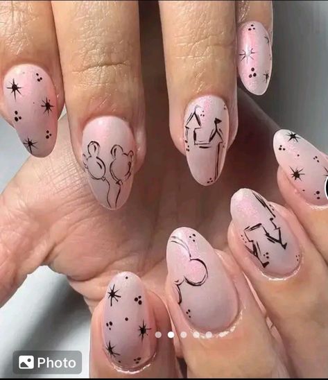 Disney Nails Acrylic Almond Simple, Disney Nail Inspo Almond, Nails Acrylic Disney Simple, Disneyland Inspired Nails, Birthday Disney Nails, Nails Inspiration Disney, Disney Nails Aesthetic, Disney Nails Colorful, Disneyland Paris Nails