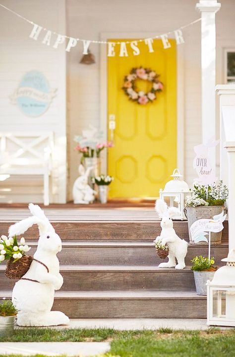 Easter Porch Decor, Easter Outdoor, Decorating Easter Baskets, Diy Ostern, Astuces Diy, Easter Parade, Easter Inspiration, Easter Gifts For Kids, Easter Decorations Outdoor