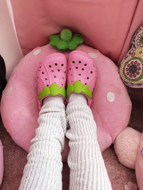 Strawberry Crocs, Profile Banner, Muffin Bread, Pretty Pink Princess, Kawaii Core, Kawaii Stuff, Style Goals, My Size, Creepy Cute