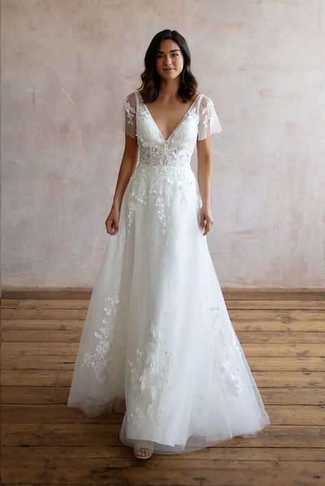 Delphine 2.0 Love Spell Design Boho Dress Wedding, Unique Boho Wedding Dress, Summer Wedding Dresses, Wedding Dress Cap Sleeves, Alternative Wedding Dresses, Boho Wedding Dress Lace, Infinity Dress, Love Spell, Lace Wedding Dresses