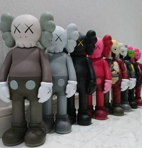 Kaws Figurine, Kaws Toys, Kaws Iphone Wallpaper, Hypebeast Room, Kaws Wallpaper, Sneakerhead Fashion, Tableau Art, Vinyl Toys, Dream Room Inspiration