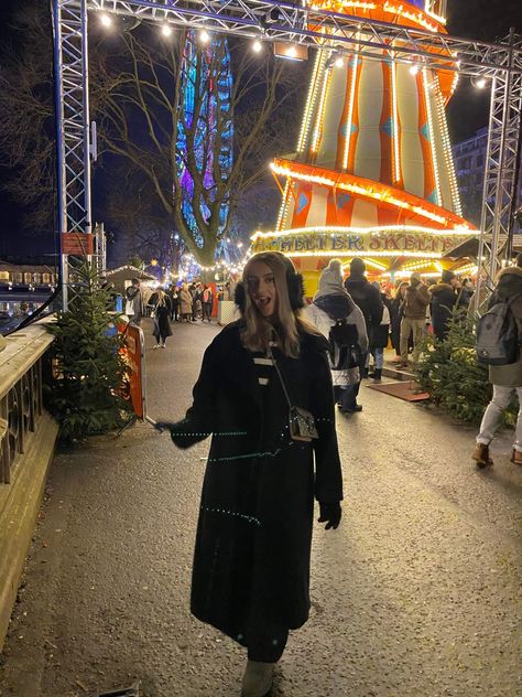 Edinburgh Christmas Market Outfit, Christmas Market Outfit, Edinburgh Aesthetic, Edinburgh Christmas Market, Edinburgh Christmas, Market Outfit, Insta Inspo, Christmas Market, Earmuffs