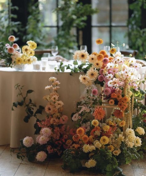 Draping Floral Arrangements, Wildflower Event Decor, Modern Aisle Decor, Floral Styled Shoot, Welcome Table Flowers, Floor Flower Arrangements, Floral Installation Wedding, Sweetheart Table Flowers, Bride Groom Table