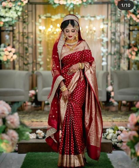 Banarsi Saree Bridal Look, Anniversary Saree Look, Banarasi Saree Look For Wedding, Red Wedding Saree, Red Saree Wedding, Saree Aesthetic, Wedding Matching Outfits, Bengali Fashion, Bride Reception Dresses