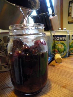 Simple Canning: Brandied Cherries - The Chicagoist Simple Canning, Brandied Cherries, Farmers Market Recipes, Cherry Cocktail, Canned Cherries, Frozen Cherries, Cherry Juice, Jams & Jellies, Simple Syrup