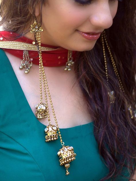 Latest Earrings Trends, Long Earrings Indian, Keep Smile, Bridal Jewellery Earrings, Indian Jewelry Earrings, Antique Jewellery Designs, Indian Jewellery Design Earrings, Antique Jewelry Indian, Bridal Jewelry Collection