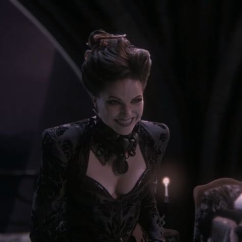 Once upon a time season 1 episode 9 Regina The Evil Queen, The Evil Queen, Evil Queen, Disney Movies, Once Upon A Time, Season 1, Jon Snow, Game Of Thrones Characters, Queen