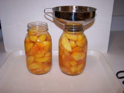 Canning Apricots, Asian Pear Recipes, Pickled Peaches, Canning Pears, Asian Pears, Canning Peaches, Canned Pears, Canning Food Preservation, Canned Food Storage