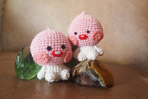 apeachyy amigurumi 🍑 #apeach #apeachdoll #kakaofriends  Crochette Pop Amigurumi Shop Apeach crochet doll, handmade plush, Kakao Friends 💖 DIY Doll Apeach Kakao, Kakao Friends, Friends Diy, Amigurumi Ideas, Handmade Plush, Doll Handmade, Diy Doll, Crochet Doll, Diy Crochet