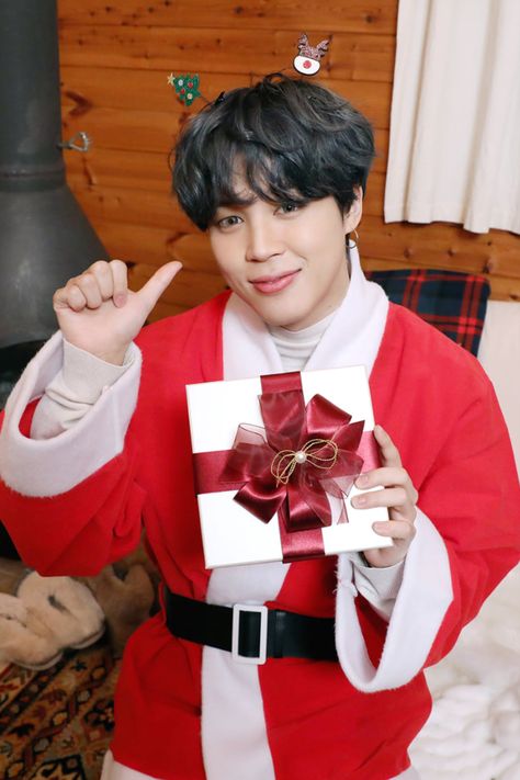 Bts Christmas, Happy Late Birthday, Park Ji Min, Park Jimin Cute, Jimin Wallpaper, Park Jimin Bts, Bts Lockscreen, Christmas Love, Christmas Wallpaper