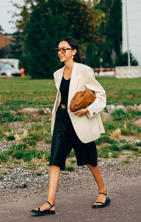 Oversized beige blazer, black tank, black bermudas, strappy sandals, Bottega Veneta clutch Work Outfits Women Professional, Model Clothing, Copenhagen Street Style, Work Outfits Women Summer, Elegante Y Chic, Scandinavian Fashion, Copenhagen Style, Copenhagen Fashion Week, Looks Street Style