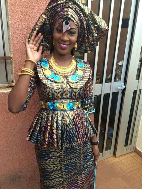 Africa Fashion Style, Nigerian Style, African Blouses, Dresses African, Ghanaian Fashion, Afrikaanse Mode, African Fashion Ankara, African Fashion Modern, Nigerian Styles