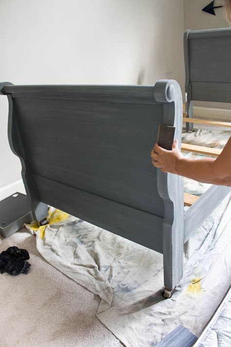 This sleigh bed makeover with chalk mix and paint was a quick and easy way to update a bed, and it is gorgeous! Sleigh Bed Makeover, Sleigh Bed Painted, Gray Beds, Bed Makeover, Beds Ideas, Grey Bedroom Furniture, Painted Beds, Bedroom Furniture Makeover, Painted Bedroom Furniture