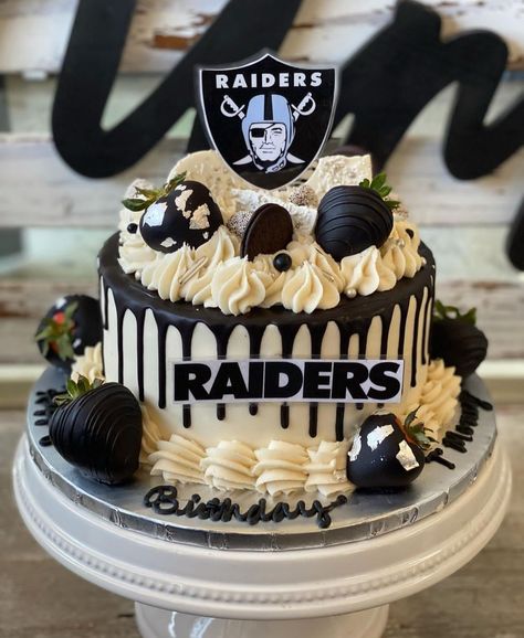 Raiders Wedding Theme, Raider Birthday Party Ideas, Raiders Cake Ideas, Raiders Birthday Party, Raider Cake, Raiders Party, 49ers Cake, Nfl Cake, Raiders Cake