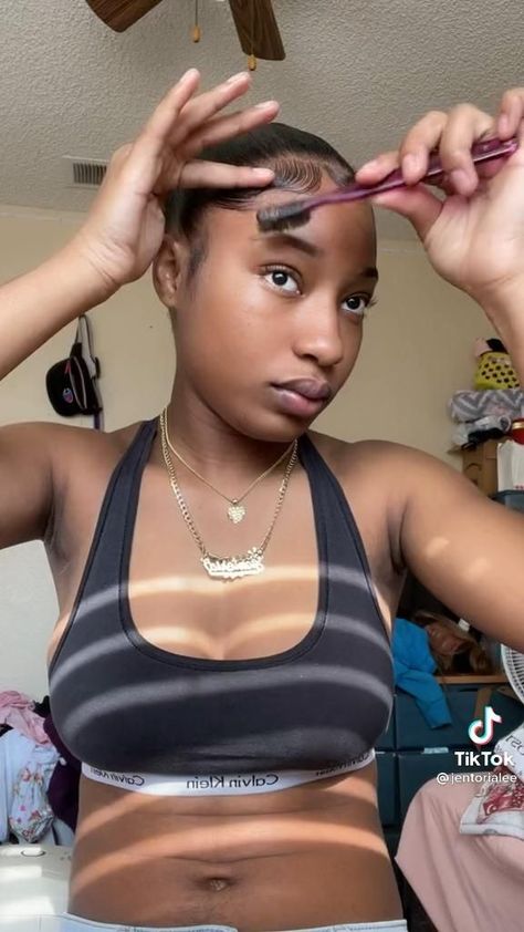 Slick 4c Hair, Hairstyles For Light Skin, Edges 4c Hair, How To Do Edges On 4c Hair, Ponytail Styles Curly Hair, Slick Hairstyles Curly Hair, Natural Slick Hairstyles For Black Women, Black Hair Bun Styles, Simple Edges