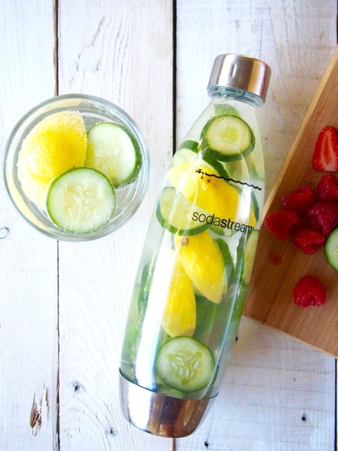 Sparkling Water Recipes, Soda Stream Recipes, Infused Waters, Soda Syrup, Drink Enough Water, Homemade Soda, Lemon Diet, Homemade Detox, Detox Juice Recipes